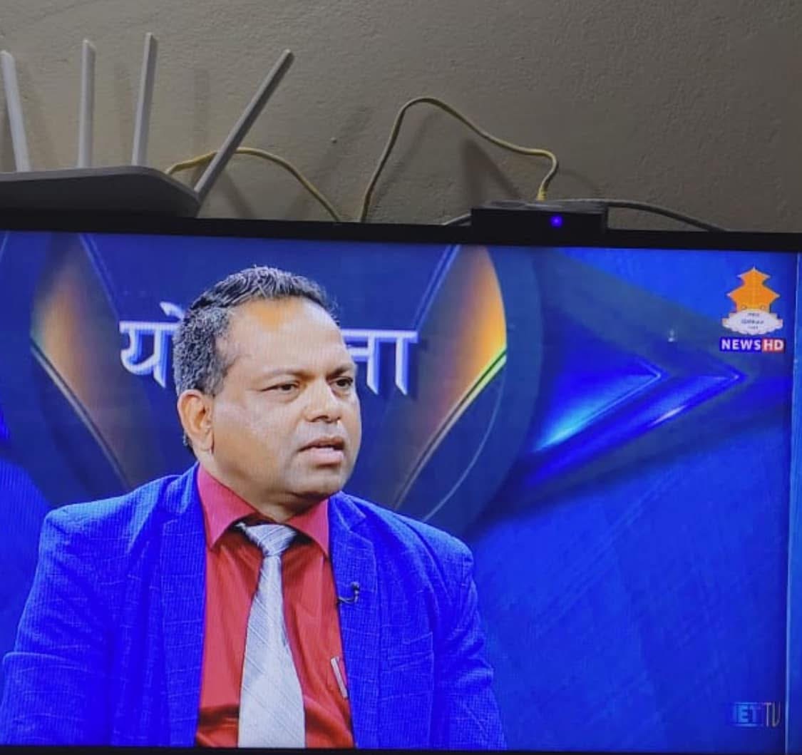 राणाकालमा गाडी बोकेर ल्याएको बाटो कालोपत्र सडक डिभिजन काठमाडौंका प्रमुख नारायणदत्त भण्डारी