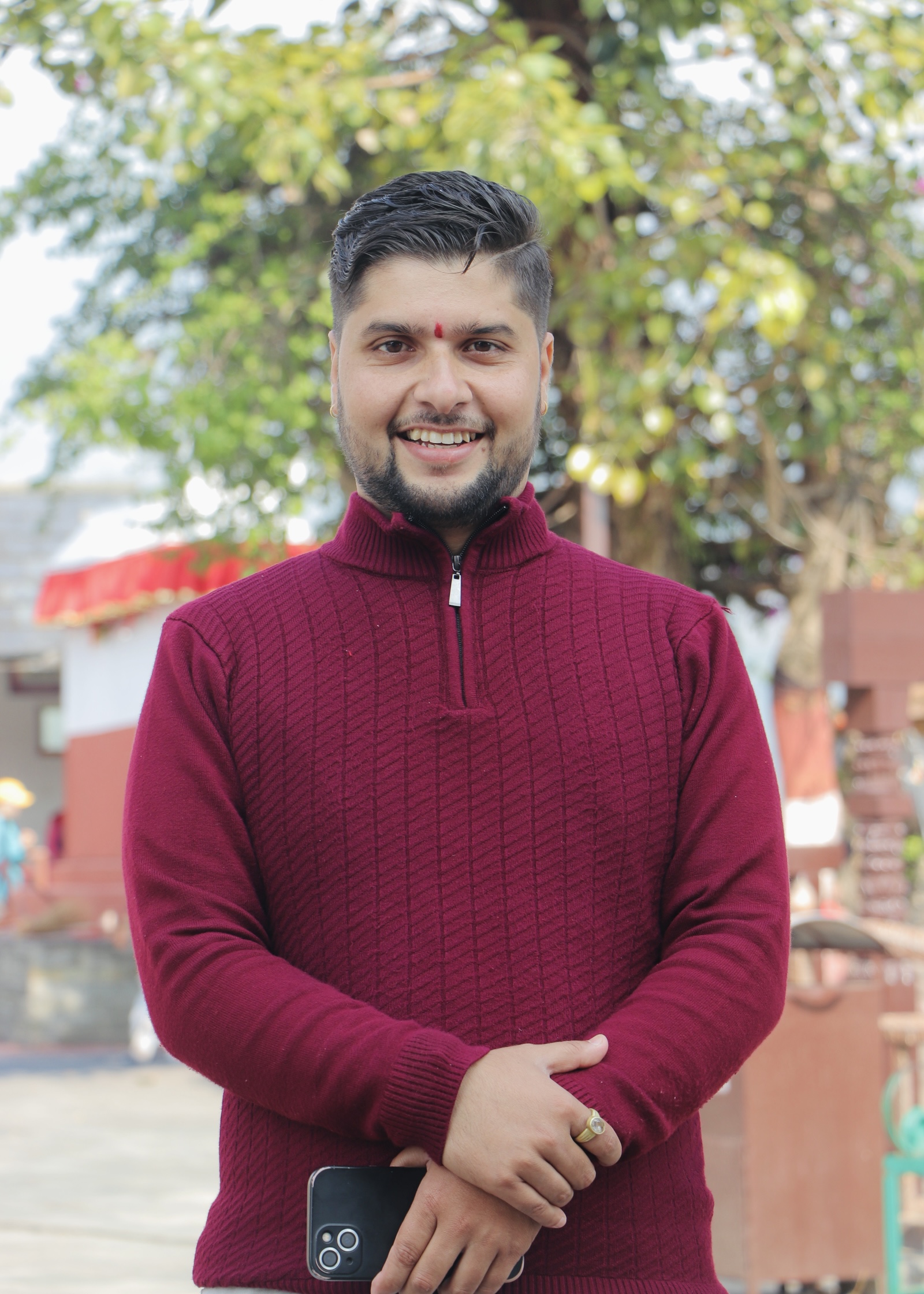 पुष्पराज लगाउनाले भाग्यमा वृद्धि हुन्छ । आर्थिक संकट कम हुने हुन्छ ।ज्योतिषी भवेश !🌺